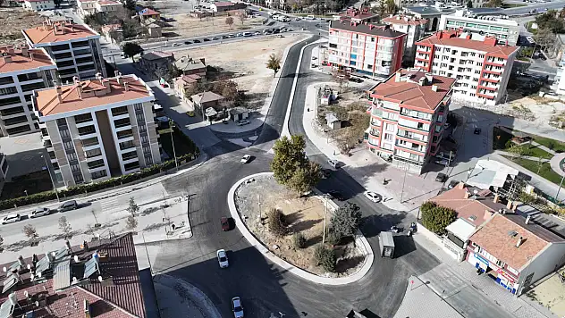 Karatay'da üç mahallede yollar baştan aşağı yenileniyor