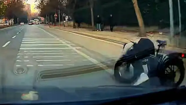 Konya'da yürekleri ağza getiren an: Bisikletli ölümden döndü