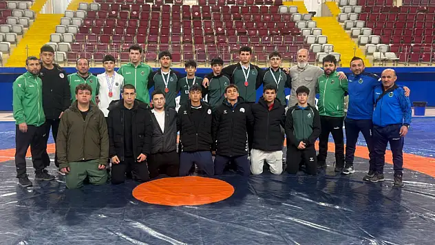 Karatay'ın genç pehlivanları Türkiye Şampiyonası'na hazır