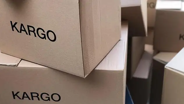 Kargo kodunu ele geçirip ürünleri çalıyordu: Sahte kurye yakalandı