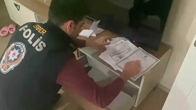 Karşılıksız çek ve senetlerle 17 milyon lira dolandırmışlar: 4 tutuklama