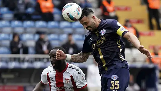 Kasımpaşa ilk yarıda farkı açtı