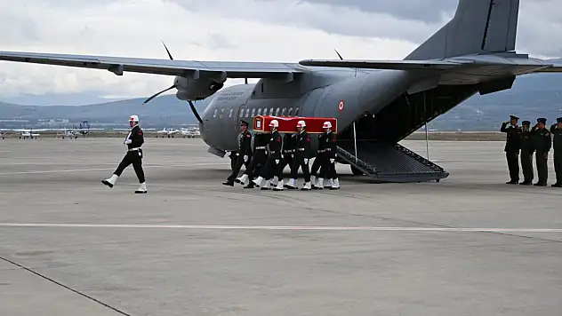 Katar'da Şehit olan Binbaşı Taştekin naaşı memleketine getirildi