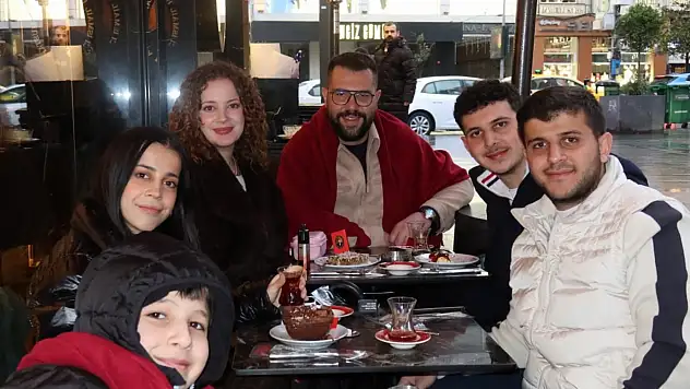 Katırcı, yeğenleriyle hasret giderdi