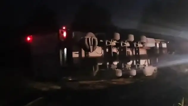 Katliam gibi kaza! Alkollü TIR sürücüsü dehşet saçtı: 2 genç hayatını kaybetti