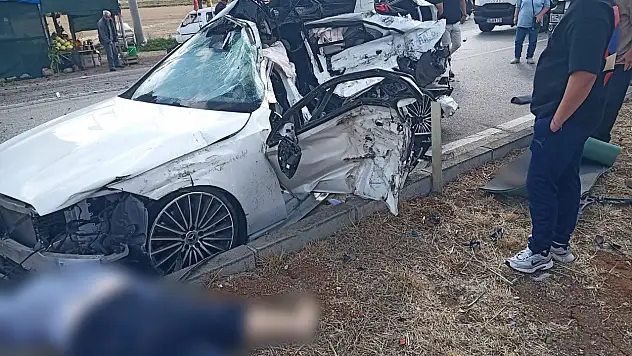 Katliam gibi kazada 3 kişilik aile yok oldu