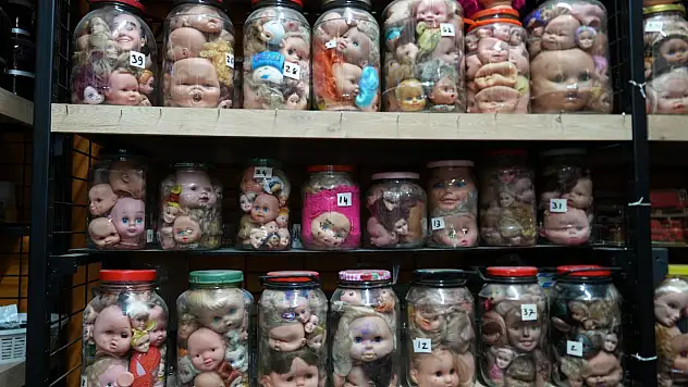 Kavanozlarda binlerce bebek kafası! 50 yıllık koleksiyon korku filmlerini aratmıyor