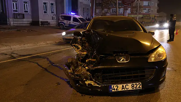 Kaza yaptı, otomobilini bırakıp kaçtı