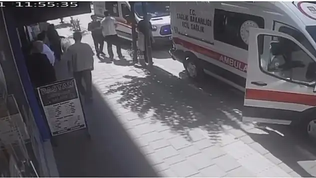 Kazazedeleri taşırken kaza yaptılar: İki ambulans çarpıştı