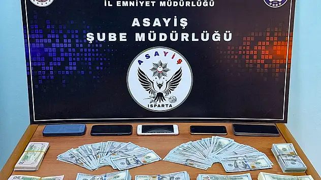 Kendilerini polis olarak tanıtıp milyonluk vurgun yaptılar