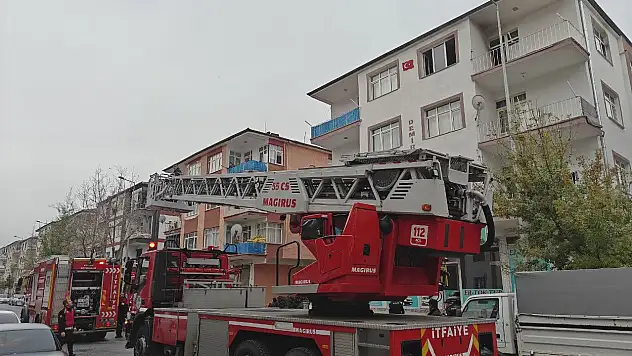 Kendini kilitlediği evde alevlerin ortasında kaldı