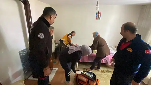 Kendisinden haber alınamayan kadın evinde baygın halde bulundu 