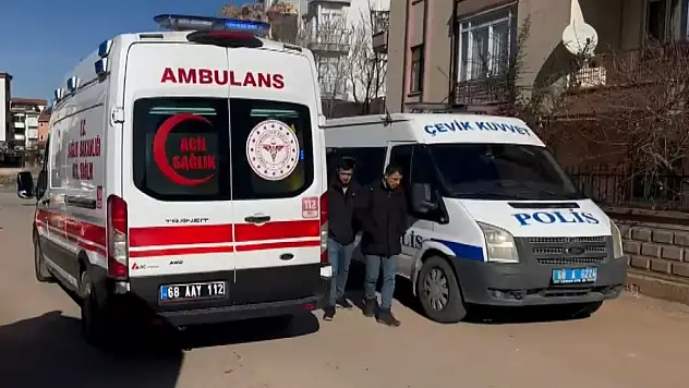 Kendisini darp eden komşusunu bıçakladı