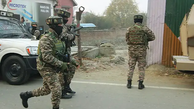 Keşmir'de polis merkezinde patlama! 9 ölü, 32 yaralı