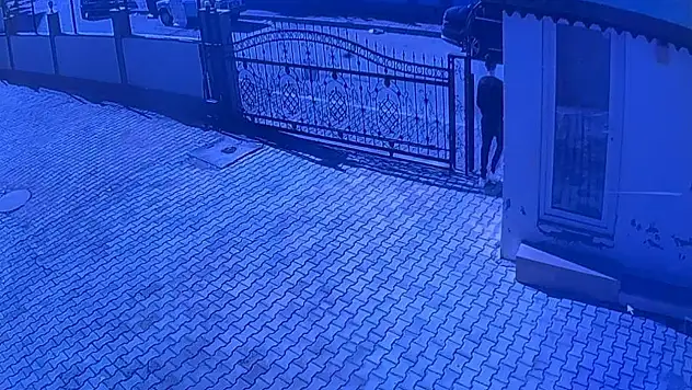 Kıskandığı hamile eşini bacaklarından vurup kaçtı