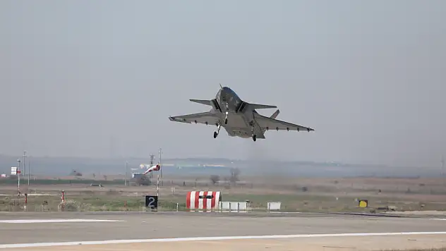 KIZILELMA, üçüncü uçuşunu gerçekleştirdi