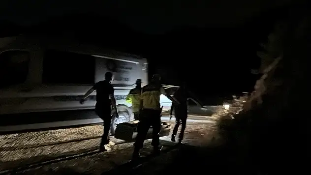 Kızının görüştüğü genci 13 bıçak darbesiyle öldürdü
