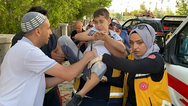 Koluna saplanan demirle hastaneye kaldırıldı