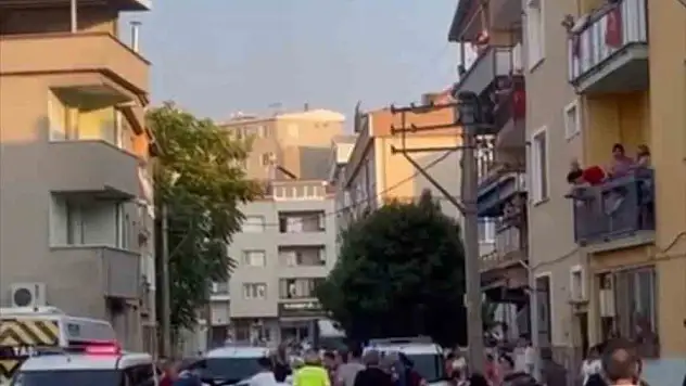 Komşuların kavgasını polisler ayırdı