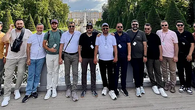 KOMÜT, Rusya gezisinde