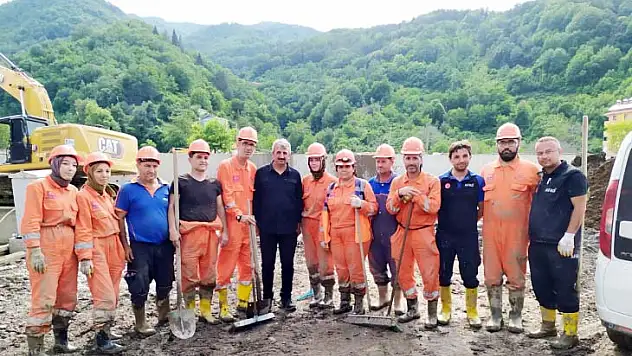 Konya AFAD gönüllüleri selin yaralarını sarmak için Bozkurt'ta
