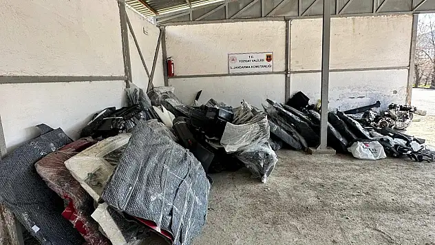 Konya ayağı da deşifre oldu: Çalıntı araç operasyonunda 5 otomobil ele geçirildi