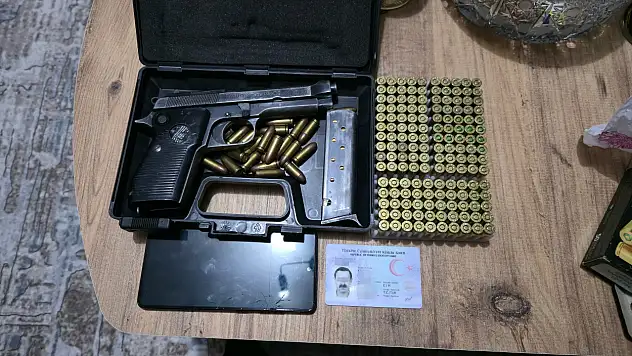 Konya bağlantılı suç örgütüne operasyon: Silahlar ve senetler ele geçirildi