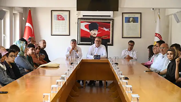 Konya bu başarıyı konuşuyor: LGS derecelilerine Başkan Ustaoğlu'ndan destek