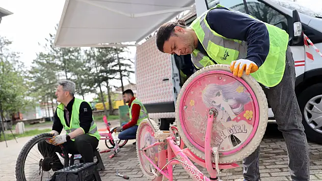 Konya Büyükşehir'den kırsala bisiklet desteği: 1500 bisiklet onarıldı