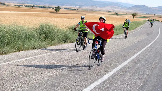 Konya Büyükşehir'in yeni oluşturduğu tarihi rotada pedal çevirdi