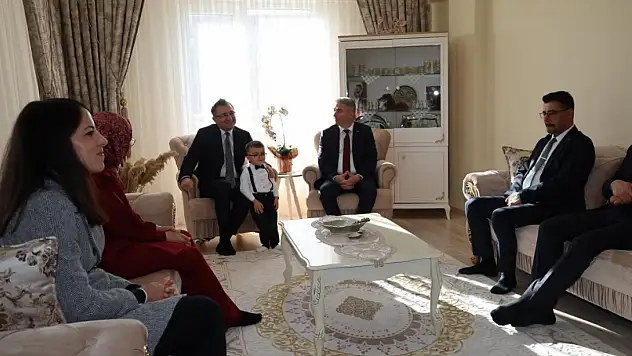 Konya'da 1. sınıf öğrencisi Hasan Efe'ye karne gününde sürpriz!