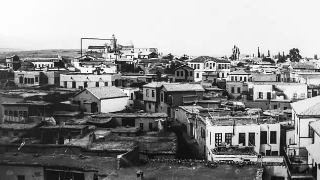 Konya'da 120 yıl önce çekilen fotoğraf şehrin bilinmeyen yapısını ortaya çıkardı