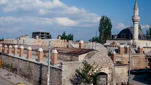 Konya'da 1576 yılında yapılan Lala Mustafa Paşa Külliyesi, günümüzdeki yapılara taş çıkartıyor!