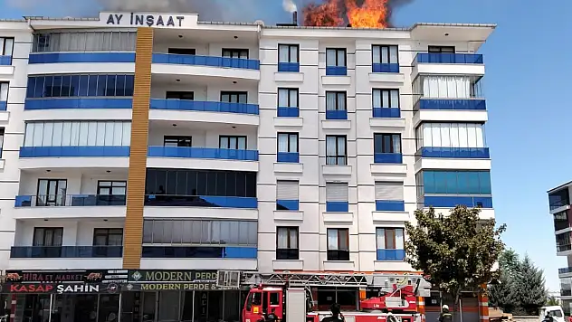 Konya'da 5 katlı apartmanda korkutan yangın: Bina sakinleri tahliye edildi