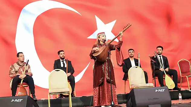 Konya'da 60. Konya Âşıklar Bayramı coşkulu kapanışla tamamlandı