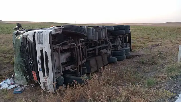 Konya'da akaryakıt yüklü tanker devrildi: 1 yaralı