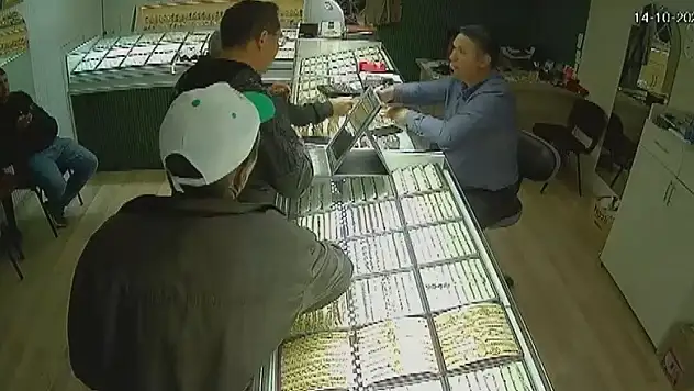 Konya'da akılalmaz dolandırıcılık: Sarrafın dikkati 200 bin TL'lik dolandırıcılığı son anda önledi