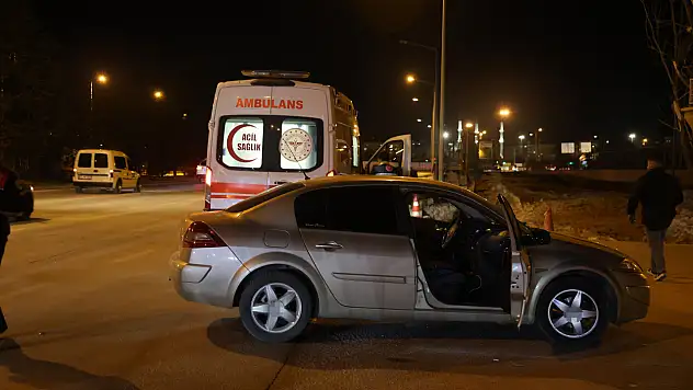 Konya'da akşam saatlerinde korkutan kaza: Otomobil yayaya çarptı