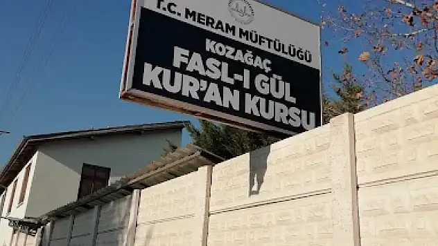 Konya'da anlamlı tören: Hafızların taç giyme heyecanı