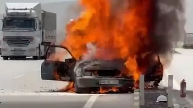 Konya'da araç aniden alev aldı: Sürücü canını zor kurtardı!