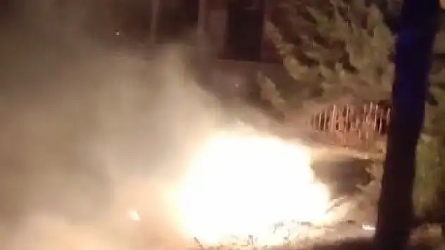 Konya'da arazide başlayan yangın evlere sıçramadan söndürüldü