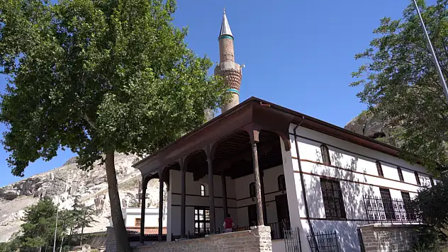Konya'da asırlara meydan okuyan yapı: Çay Camii
