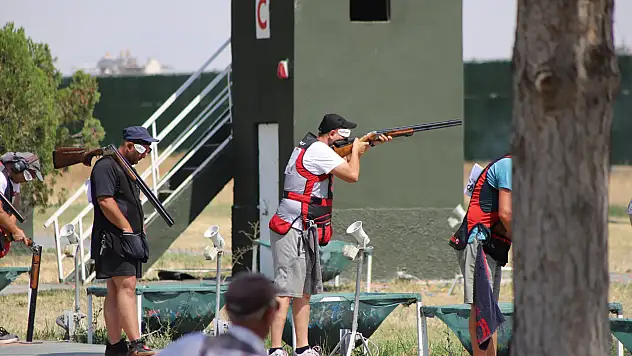 Konya'da nefes kesen yarış: Tam isabet eden kazanacak