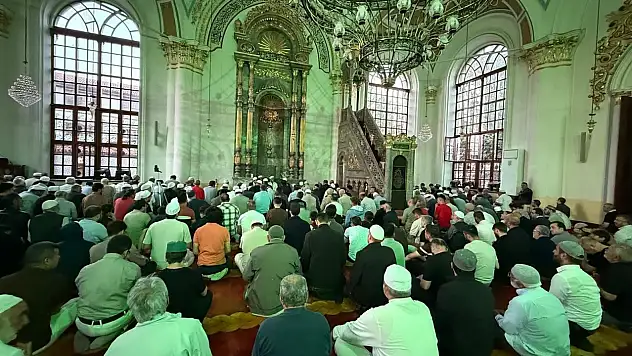 Konya'da Aziziye Camii'nde sabah namazı buluşması