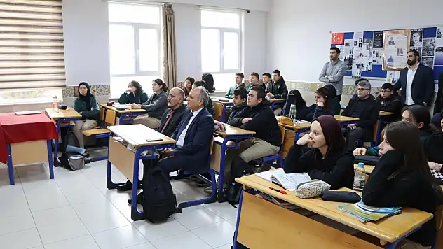 Konya'da beklenmedik misafir: Sınıfta duygusal anlar yaşandı