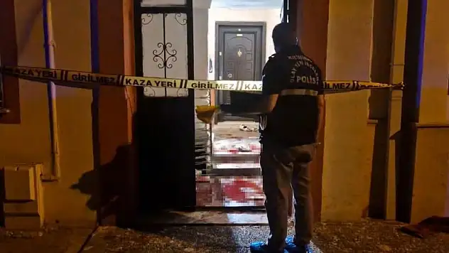 Konya'da bıçaklı kavga: Baba ve iki oğlu yaralandı