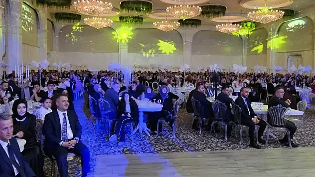 Konya'da Bilgiç ve Akay ailelerinin mutlu günü