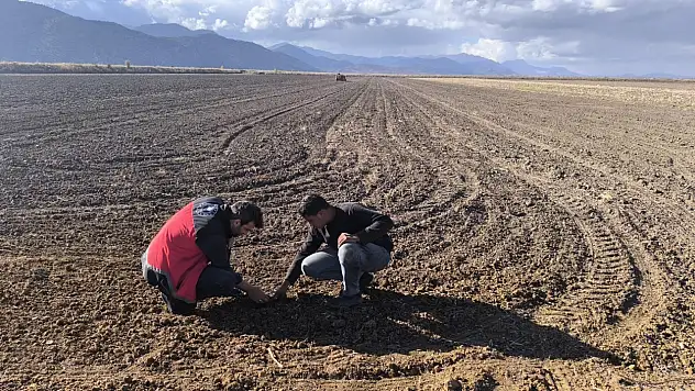 Konya'da bilinçli tarım adımları: Yalıhüyük'te toprak hazırlığı sürüyor