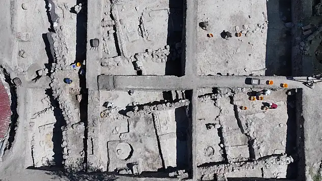 Konya'da binlerce yıl önce yanmış ceset bulundu