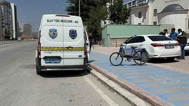 Konya'da bisikletli yayaya otomobil çarptı
